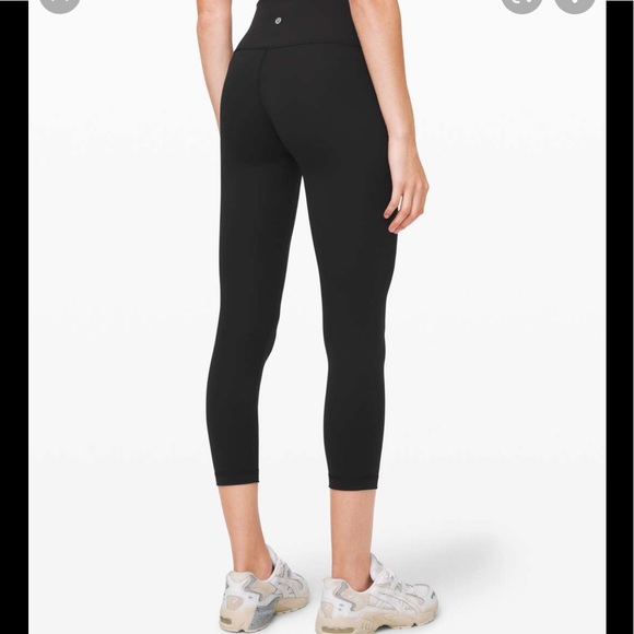 lululemon athletica Pants - Lululemon high rise crops in size 6